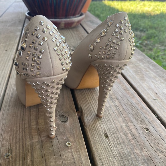 Y2K nude studded pumps stilettos - Picture 4 of 11